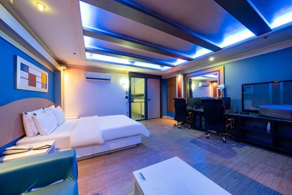 Hotel Head-One Uijeongbu Esterno foto
