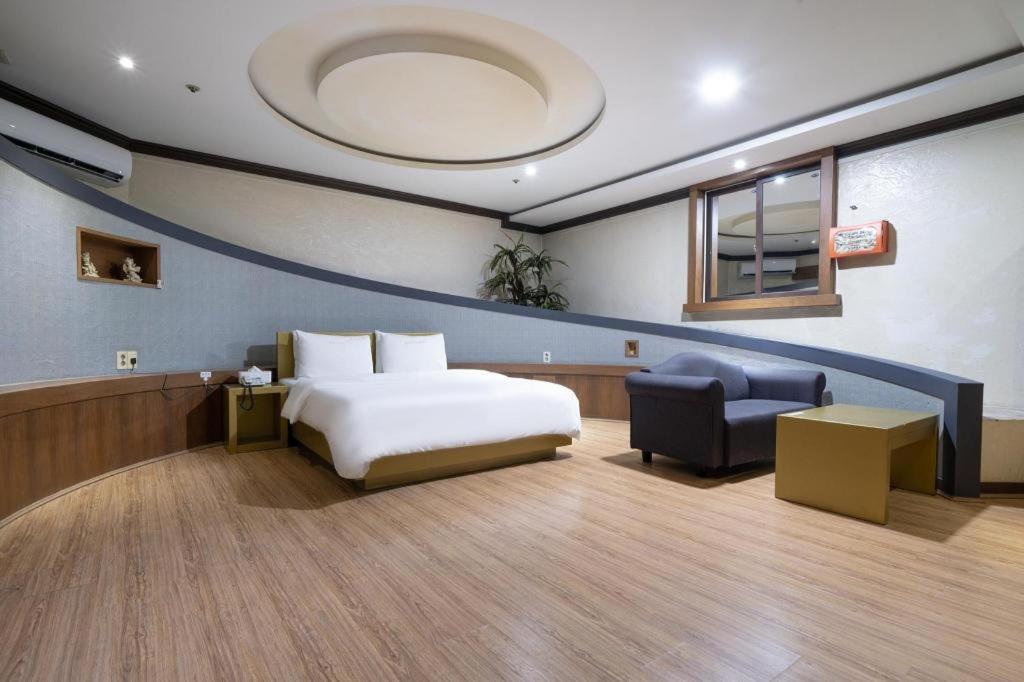 Hotel Head-One Uijeongbu Esterno foto