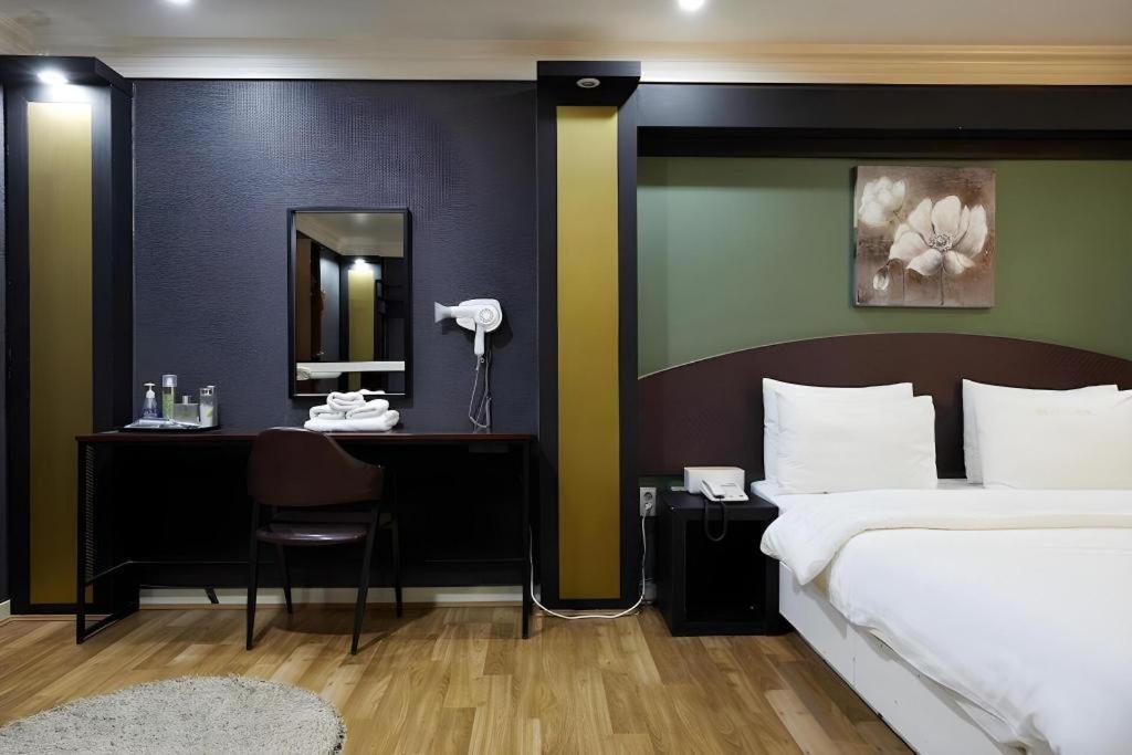 Hotel Head-One Uijeongbu Esterno foto