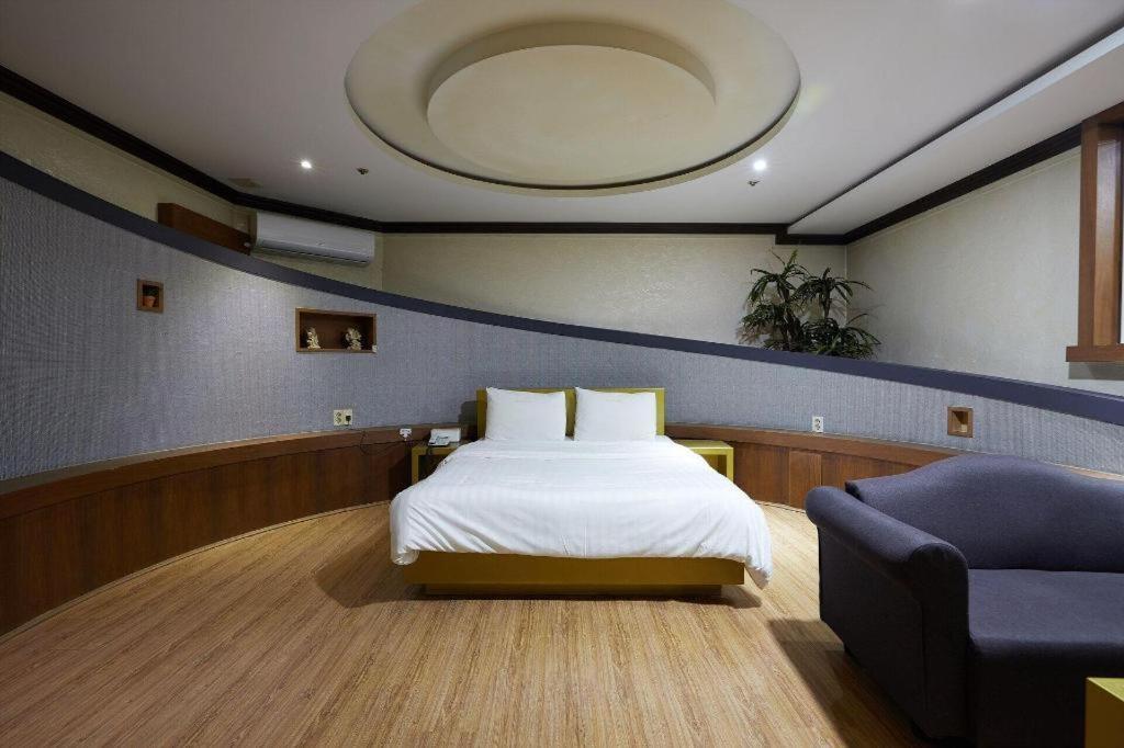 Hotel Head-One Uijeongbu Esterno foto
