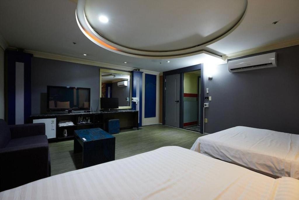 Hotel Head-One Uijeongbu Esterno foto
