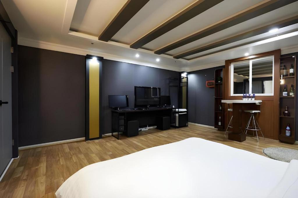 Hotel Head-One Uijeongbu Esterno foto