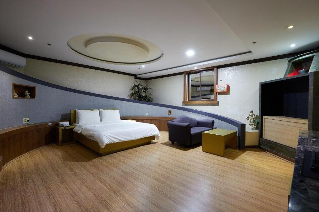 Hotel Head-One Uijeongbu Esterno foto