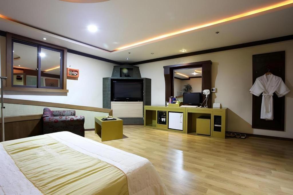 Hotel Head-One Uijeongbu Esterno foto