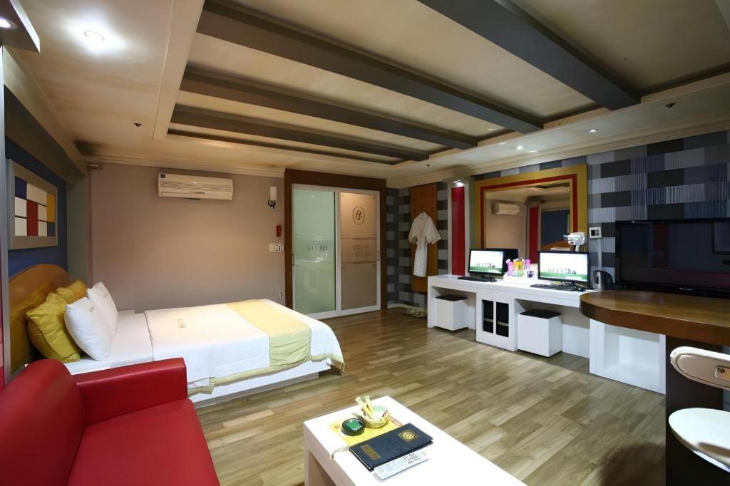 Hotel Head-One Uijeongbu Esterno foto